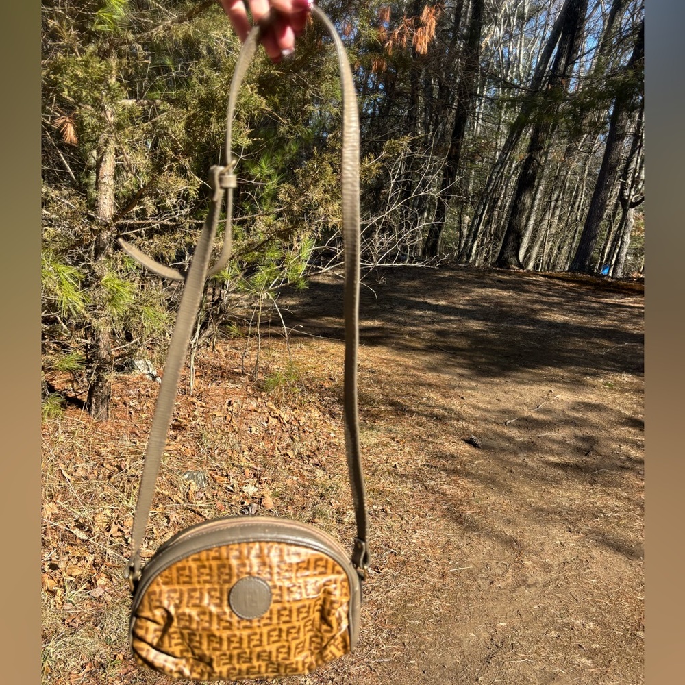 Vintage ✨Fendi Crossbody Bag - Picture 10 of 11